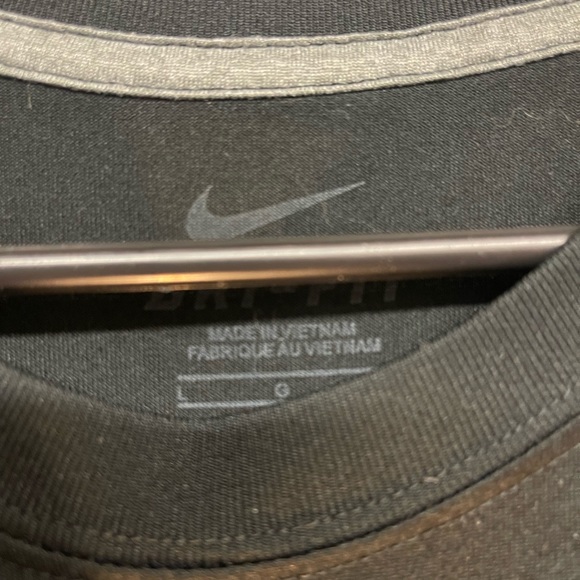 University of Iowa Hawkeyes Dri-Fit Nike Tee. - Picture 3 of 3